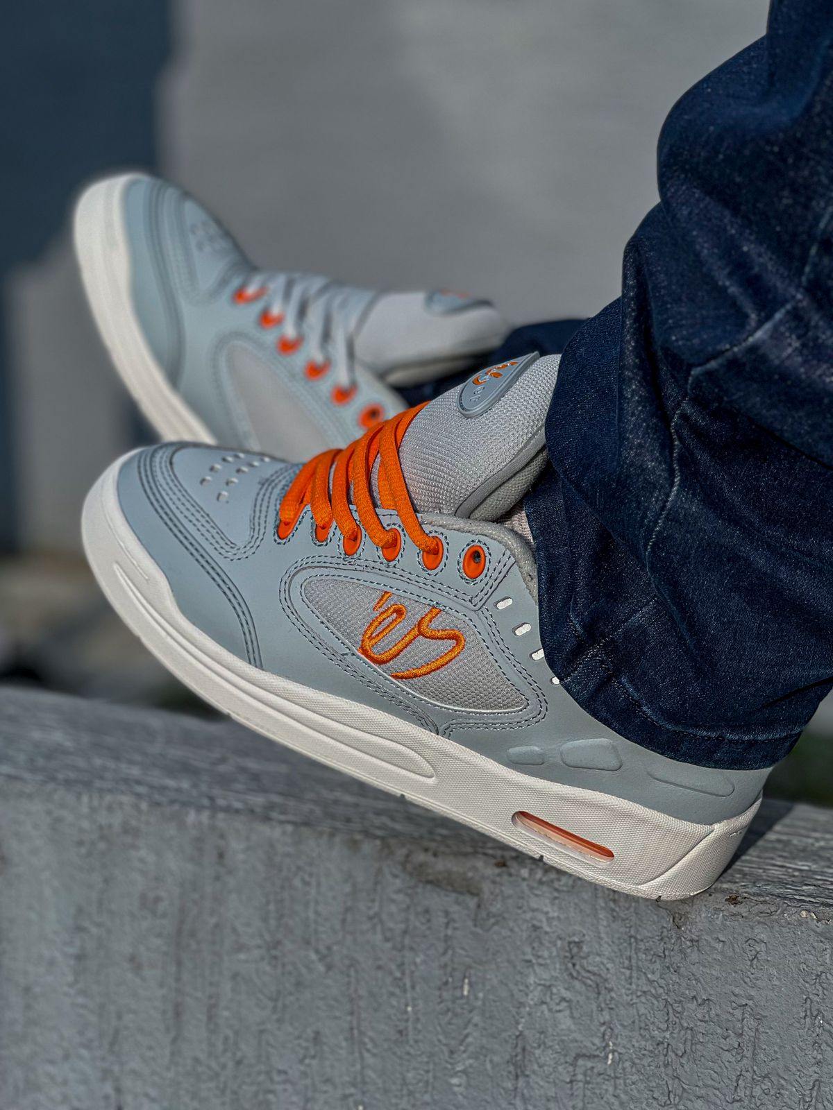 ÉS SKATEBOARDIN CREAGER