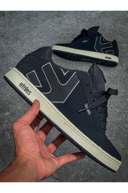 ETNIES FADER