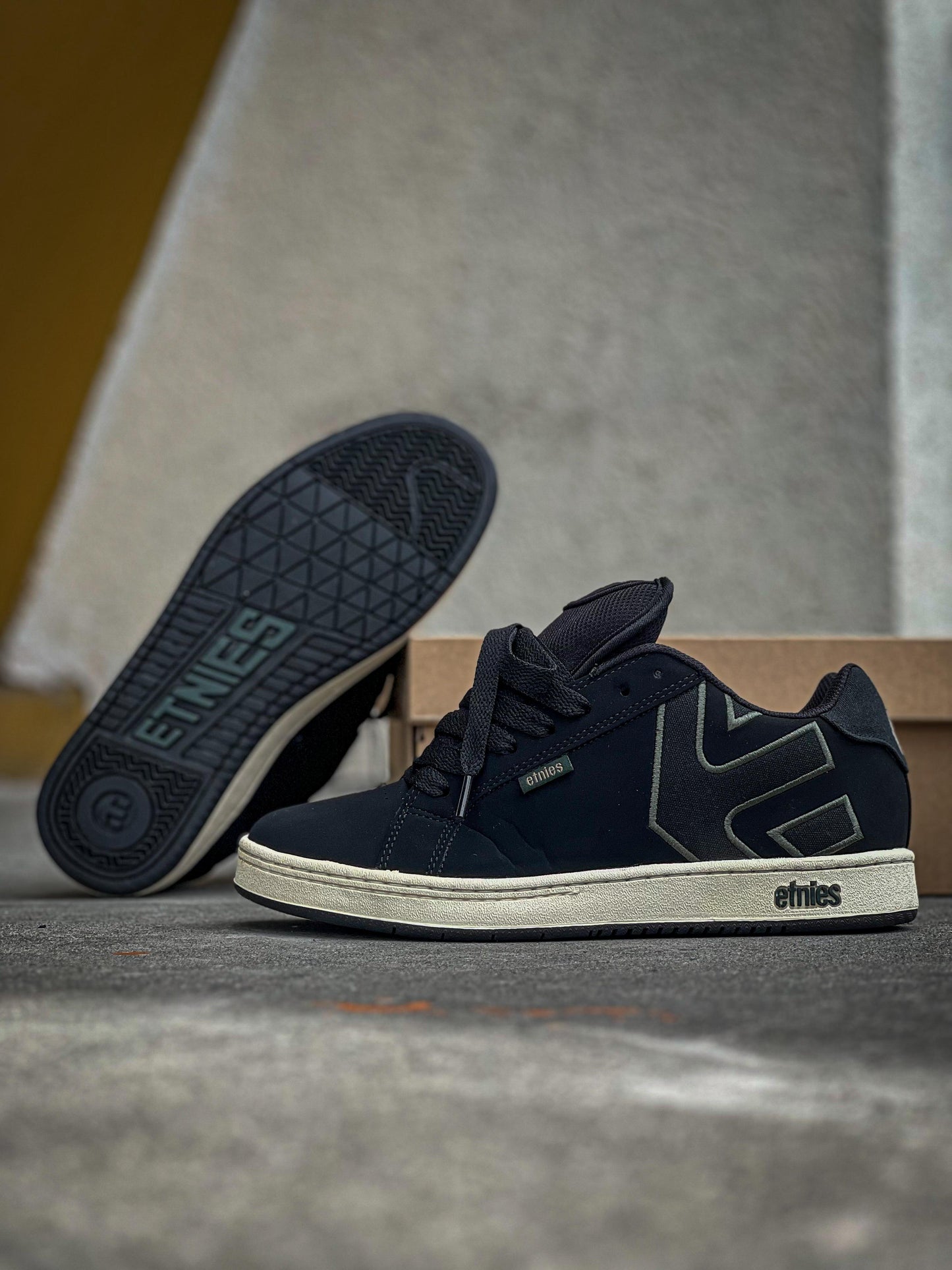 ETNIES FADER