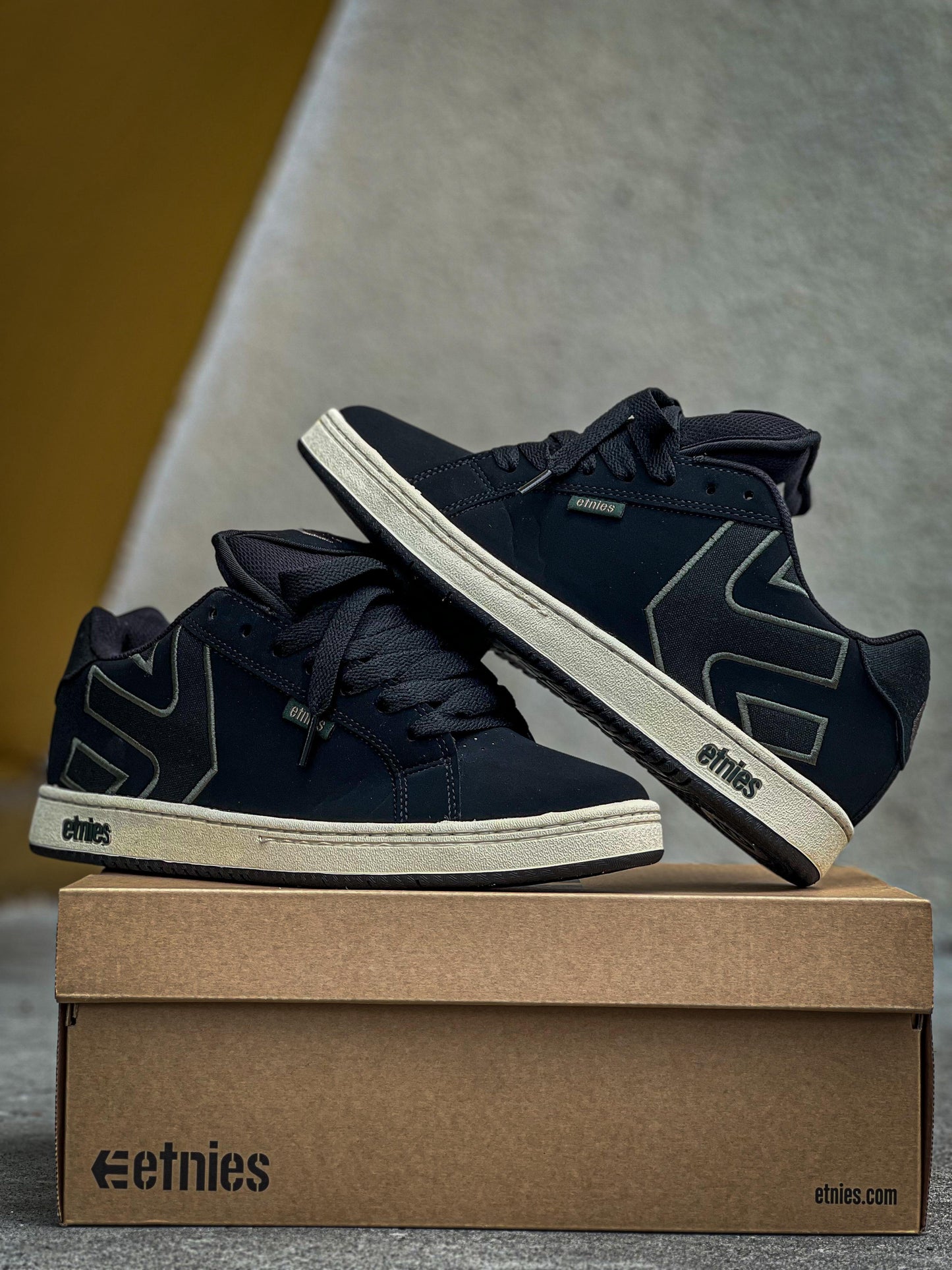 ETNIES FADER